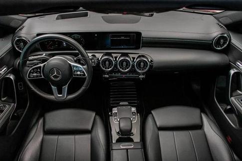 MERCEDES-BENZ CLA250