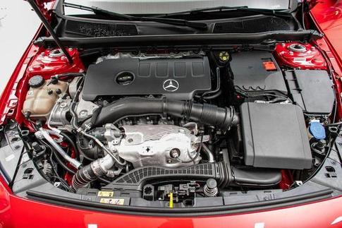 MERCEDES-BENZ CLA250