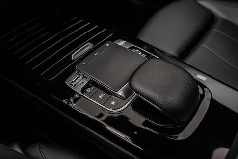 MERCEDES-BENZ CLA250