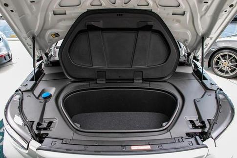 VOLVO C40 6 PLUS