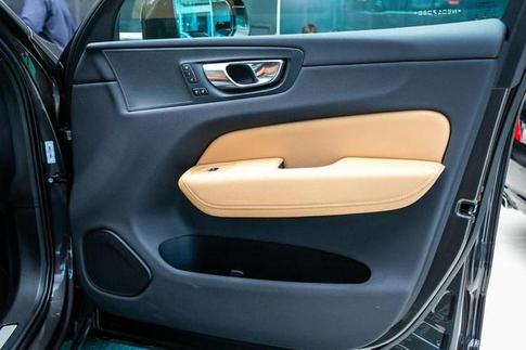 VOLVO XC60 T8 INSCRIPT