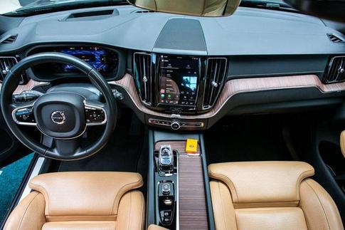 VOLVO XC60 T8 INSCRIPT