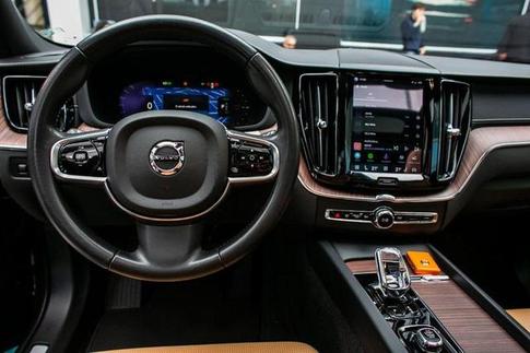 VOLVO XC60 T8 INSCRIPT