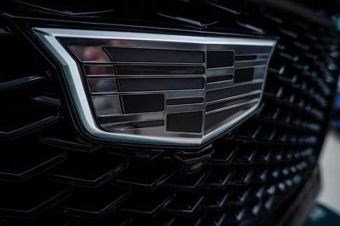CADILLAC ESCALADE ESV 4WD SPORT PLATINUM
