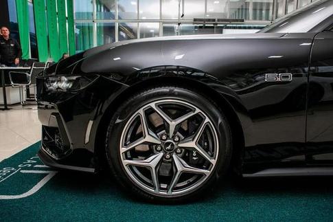 FORD MUSTANG NEW GT V8