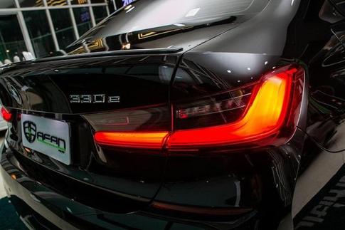 BMW 330E