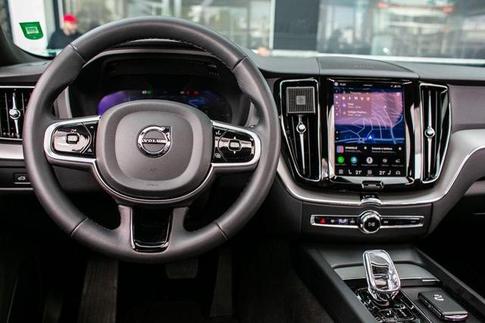 VOLVO XC60 T8 ULT DARK