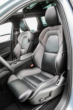 VOLVO XC60 T8 ULT DARK