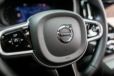 VOLVO XC60 T8 ULT DARK