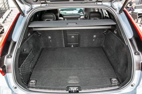 VOLVO XC60 T8 ULT DARK