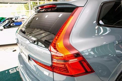 VOLVO XC60 T8 ULT DARK