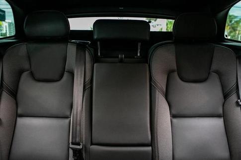 VOLVO XC60 T8 ULT DARK