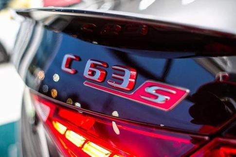 MERCEDES-BENZ C-63 AMG S E PERFORMANCE (H�BRIDO)
