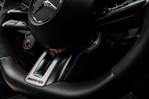 MERCEDES-BENZ C-63 AMG S E PERFORMANCE (H�BRIDO)