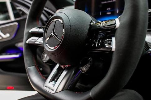 MERCEDES-BENZ C-63 AMG S E PERFORMANCE (H�BRIDO)