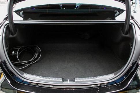 MERCEDES-BENZ C-63 AMG S E PERFORMANCE (H�BRIDO)