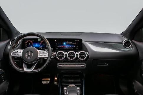 MERCEDES-BENZ GLA200 SPT