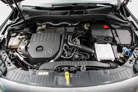 MERCEDES-BENZ GLA200 SPT