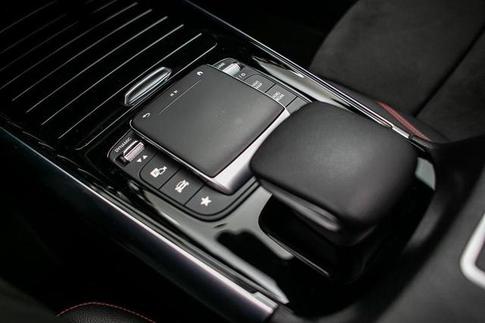 MERCEDES-BENZ GLA200 SPT