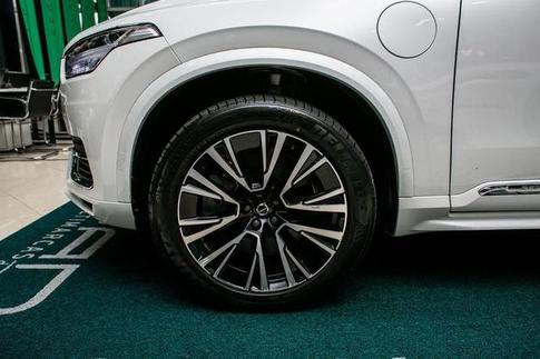 VOLVO XC90 T8 PLUS