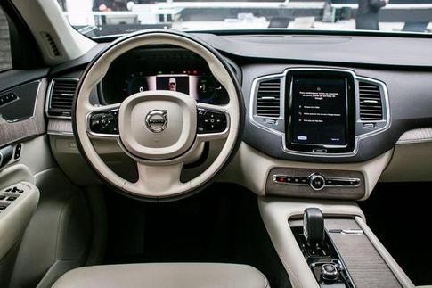 VOLVO XC90 T8 PLUS
