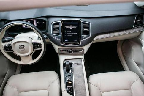 VOLVO XC90 T8 PLUS