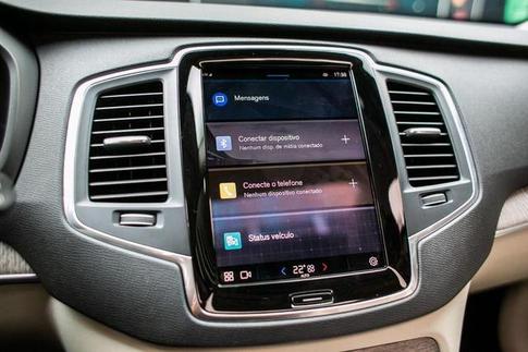 VOLVO XC90 T8 PLUS