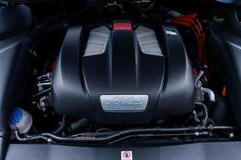 PORSCHE CAYENNE S E-HY