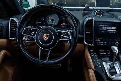 PORSCHE CAYENNE S E-HY
