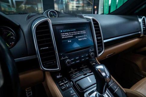 PORSCHE CAYENNE S E-HY