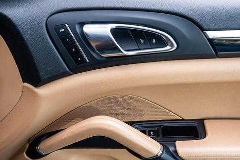 PORSCHE CAYENNE S E-HY
