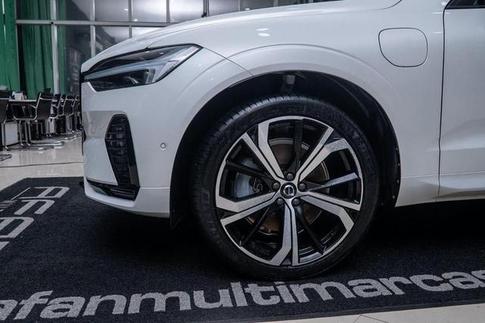 VOLVO XC60 T8 ULT DARK