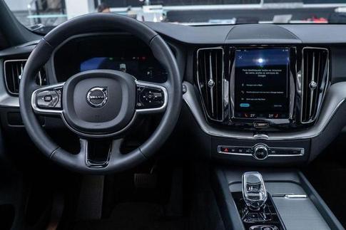 VOLVO XC60 T8 ULT DARK