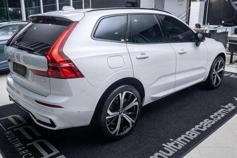 VOLVO XC60 T8 ULT DARK