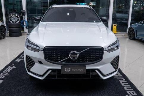 VOLVO XC60 T8 ULT DARK