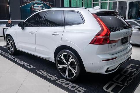 VOLVO XC60 T8 ULT DARK