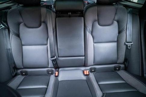VOLVO XC60 T8 ULT DARK