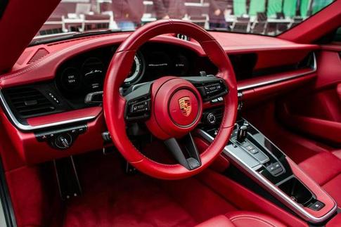 PORSCHE 911 TARGA 4GTS