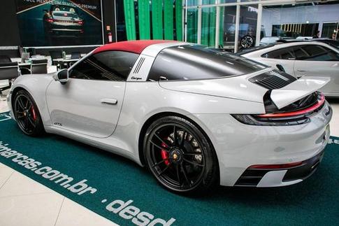 PORSCHE 911 TARGA 4GTS