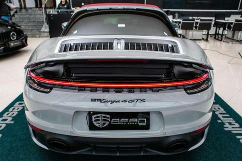 PORSCHE 911 TARGA 4GTS