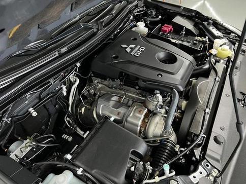 MITSUBISHI TRITON SPORT HPE