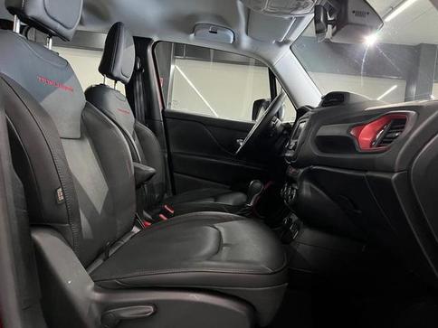 JEEP RENEGADE THAWK AT D