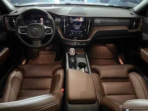 VOLVO XC60 T8 ULTIMATE