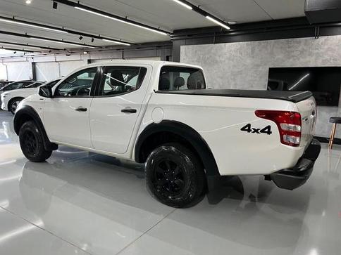 MITSUBISHI TRITON SP OUTD GLS A