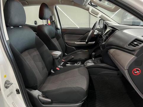 MITSUBISHI TRITON SP OUTD GLS A