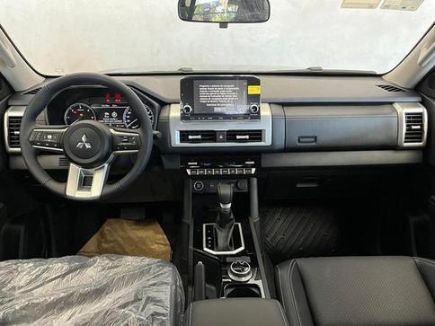 MITSUBISHI TRITON HPE 2.4 4x4 TB DIESEL AUT