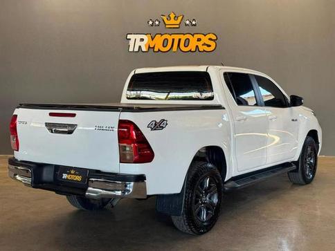 TOYOTA HILUX 2.8 SR 4X4 CD 16V DIESEL 4P AUT