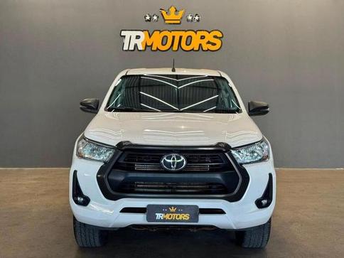 TOYOTA HILUX 2.8 SR 4X4 CD 16V DIESEL 4P AUT