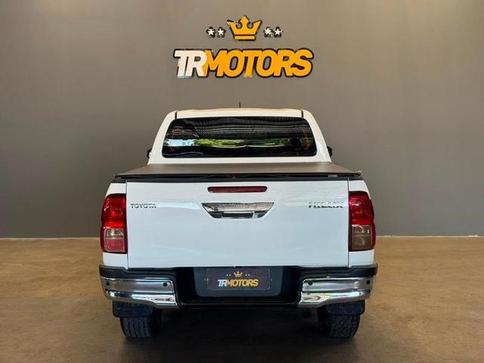 TOYOTA HILUX 2.8 SR 4X4 CD 16V DIESEL 4P AUT