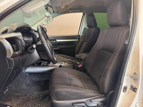 TOYOTA HILUX 2.8 SR 4X4 CD 16V DIESEL 4P AUT
